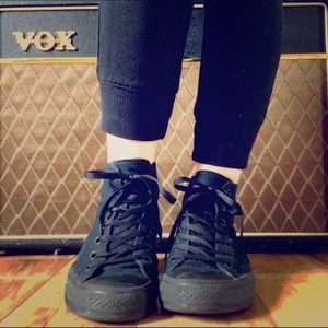 Converse High Tops black on black